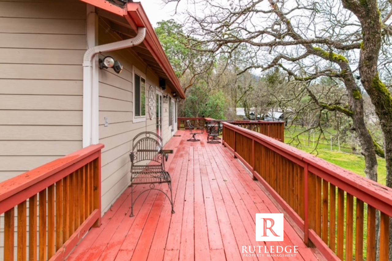 6565 Whispering Pines Ln - Photo 6 of 37