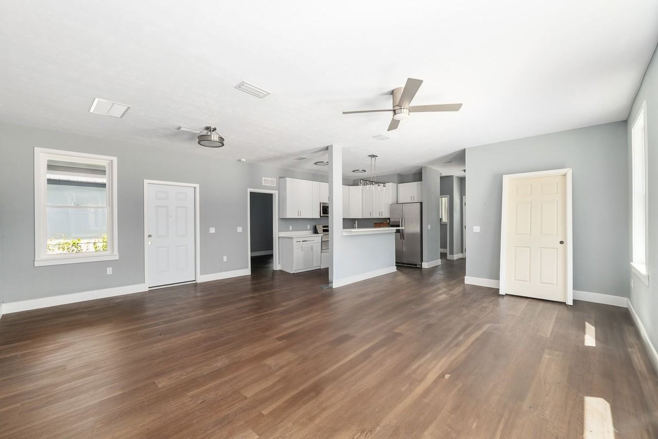 420 Nw 3rd Ave - Photo 2 of 34
