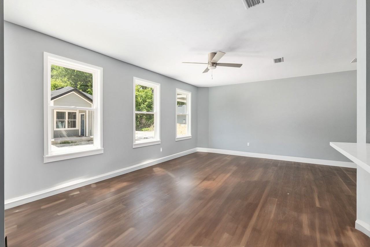 420 Nw 3rd Ave - Photo 4 of 34