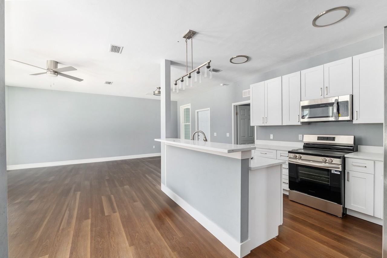 420 Nw 3rd Ave - Photo 5 of 34