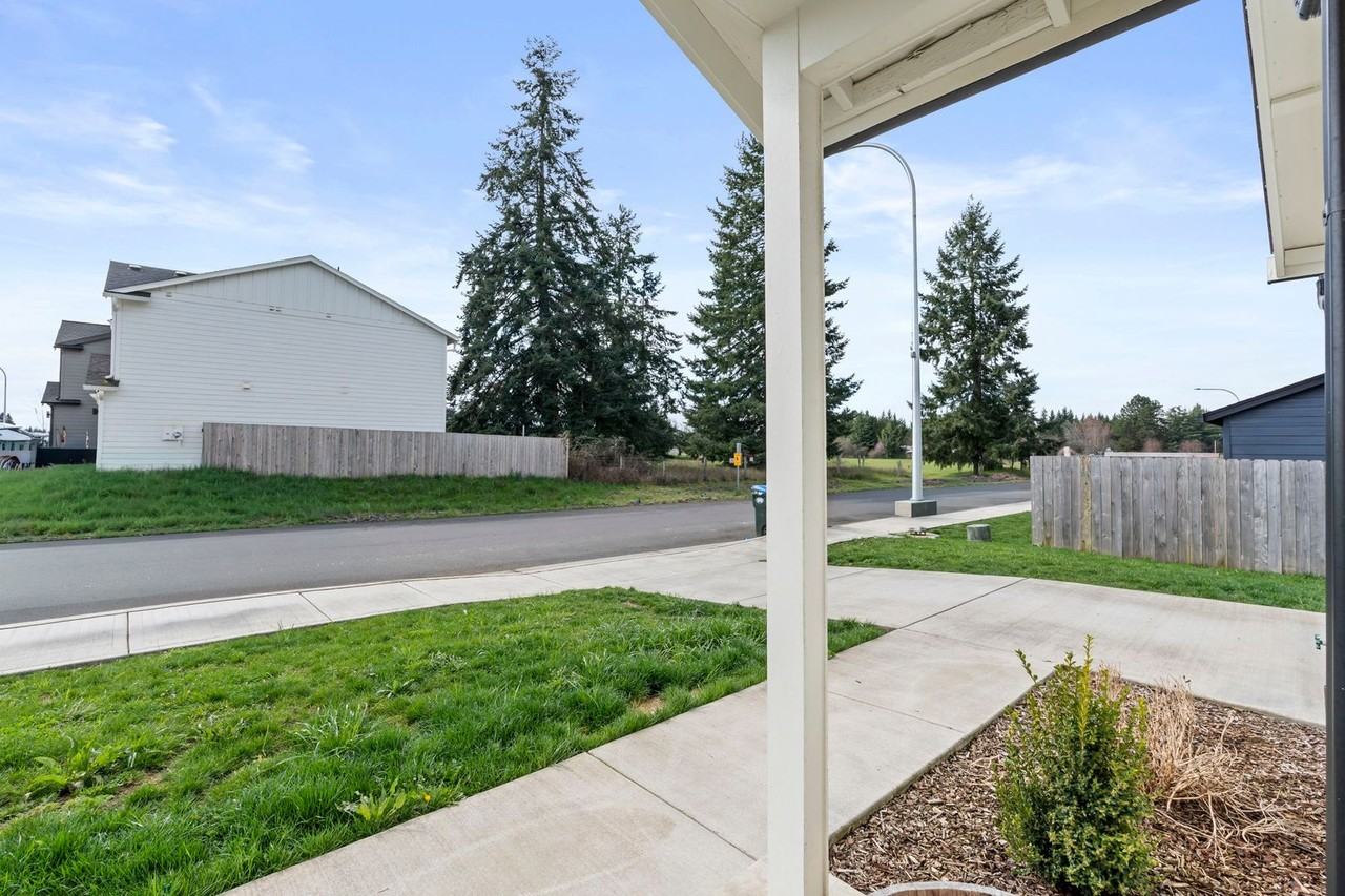 2011 Apple Rd - Photo 5 of 18