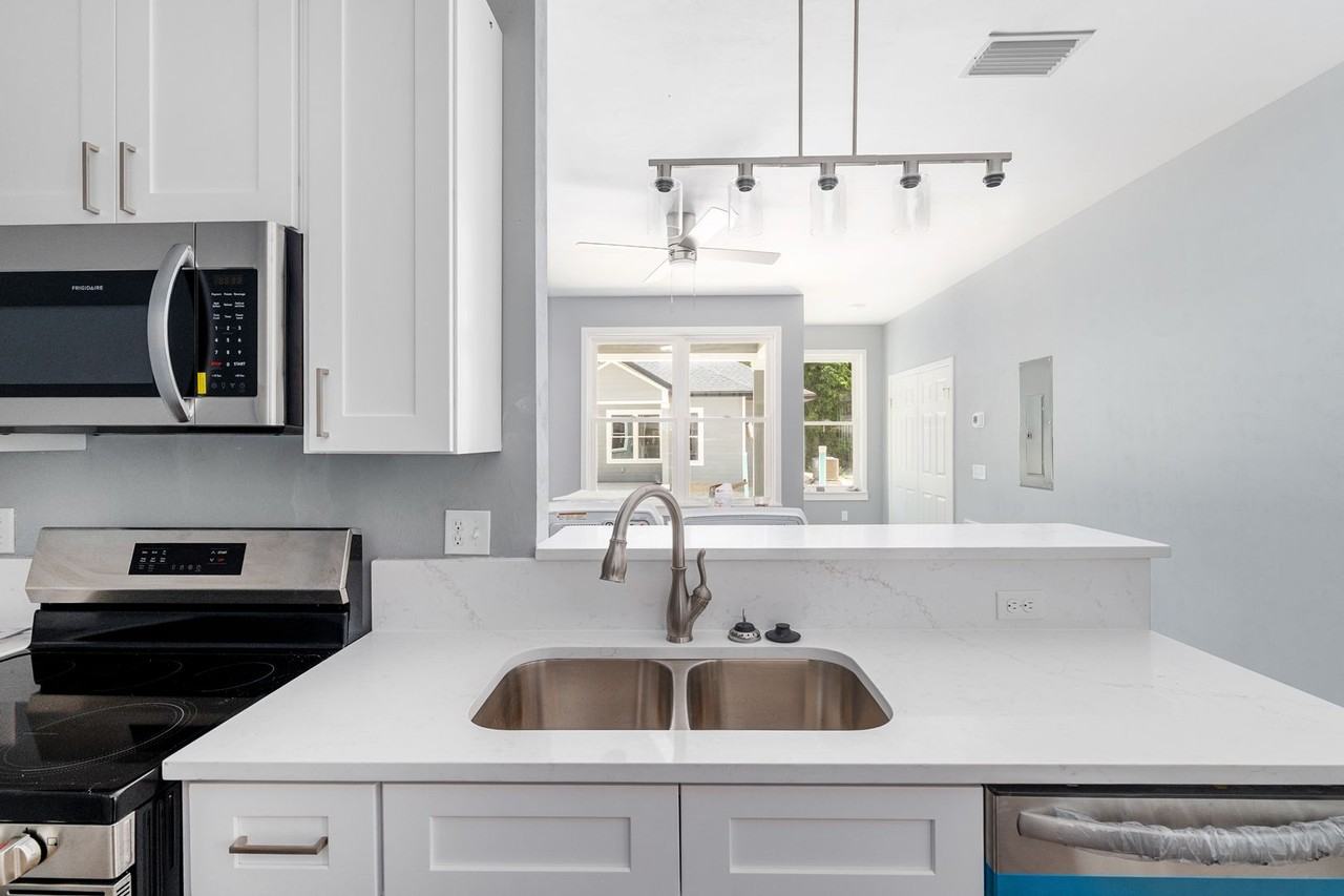 420 Nw 3rd Ave - Photo 6 of 19