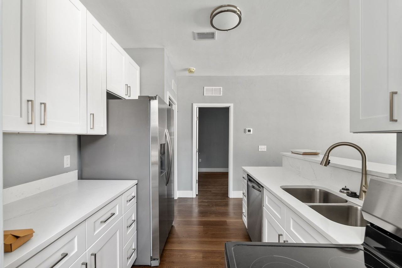 422 Nw 3rd Ave - Photo 4 of 21