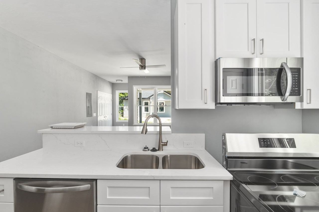 422 Nw 3rd Ave - Photo 5 of 21