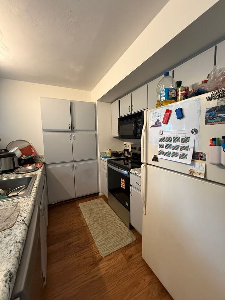 812 Cascade Ct - Photo 4 of 10