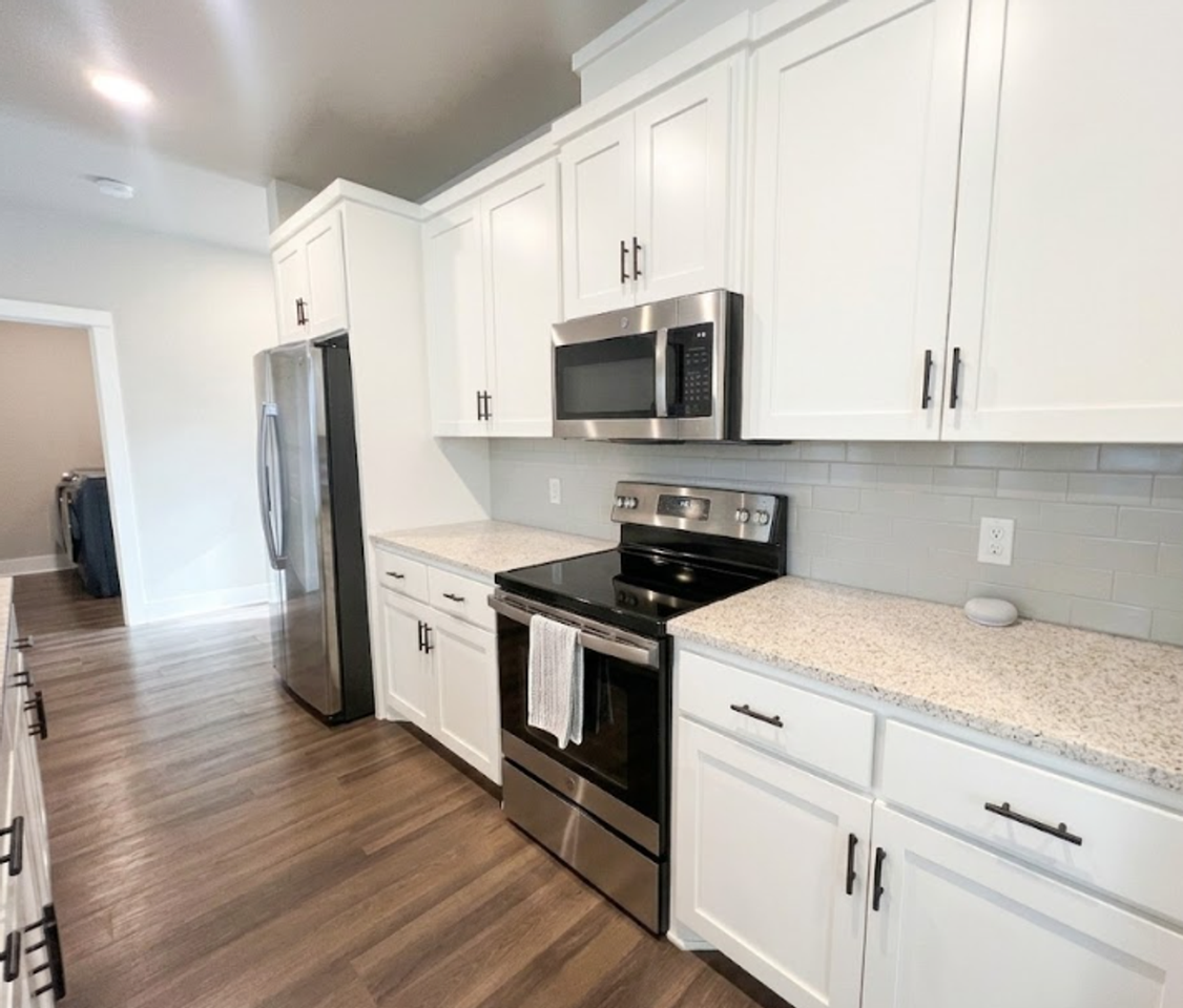 2053 Stillwell St - Photo 4 of 26