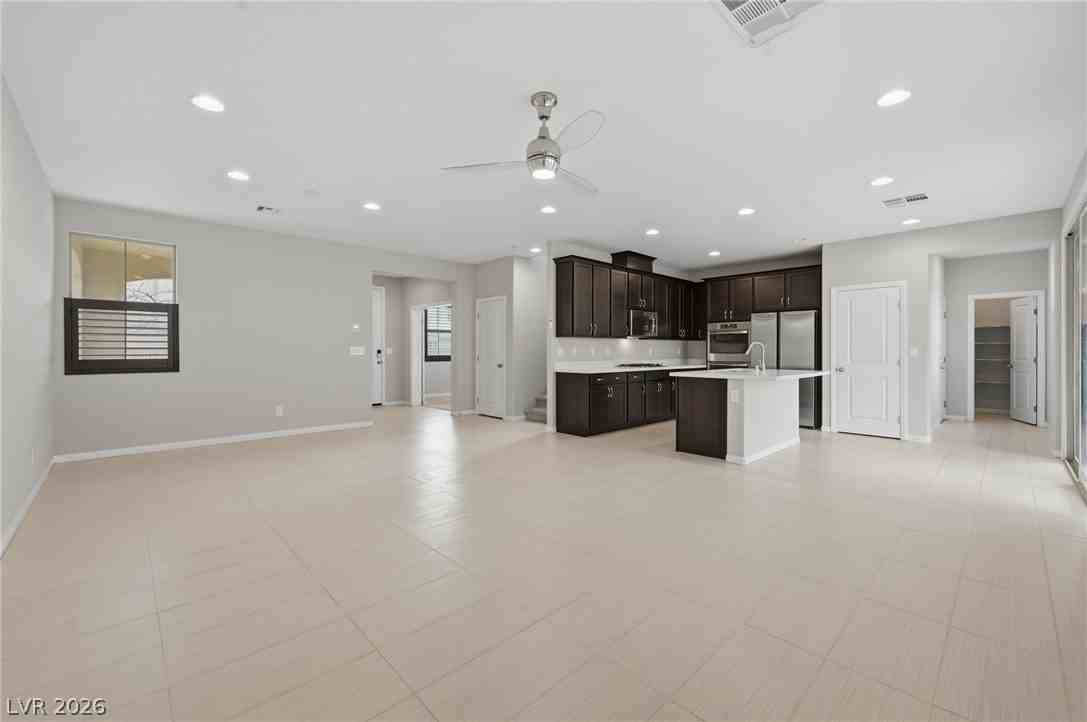 8191 California Pine St - Photo 3 of 25