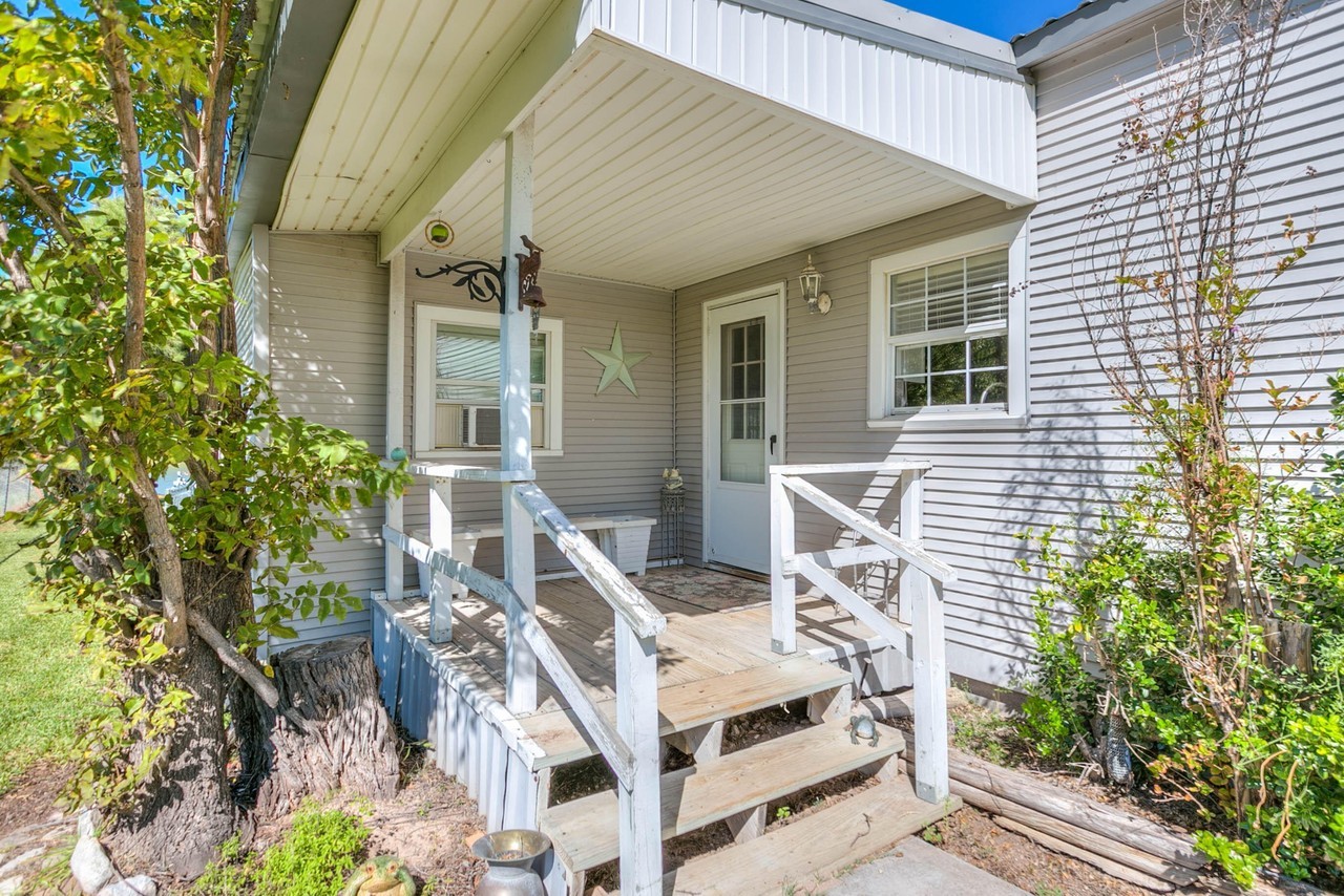 2330 Fishermans Rd - Photo 2 of 34