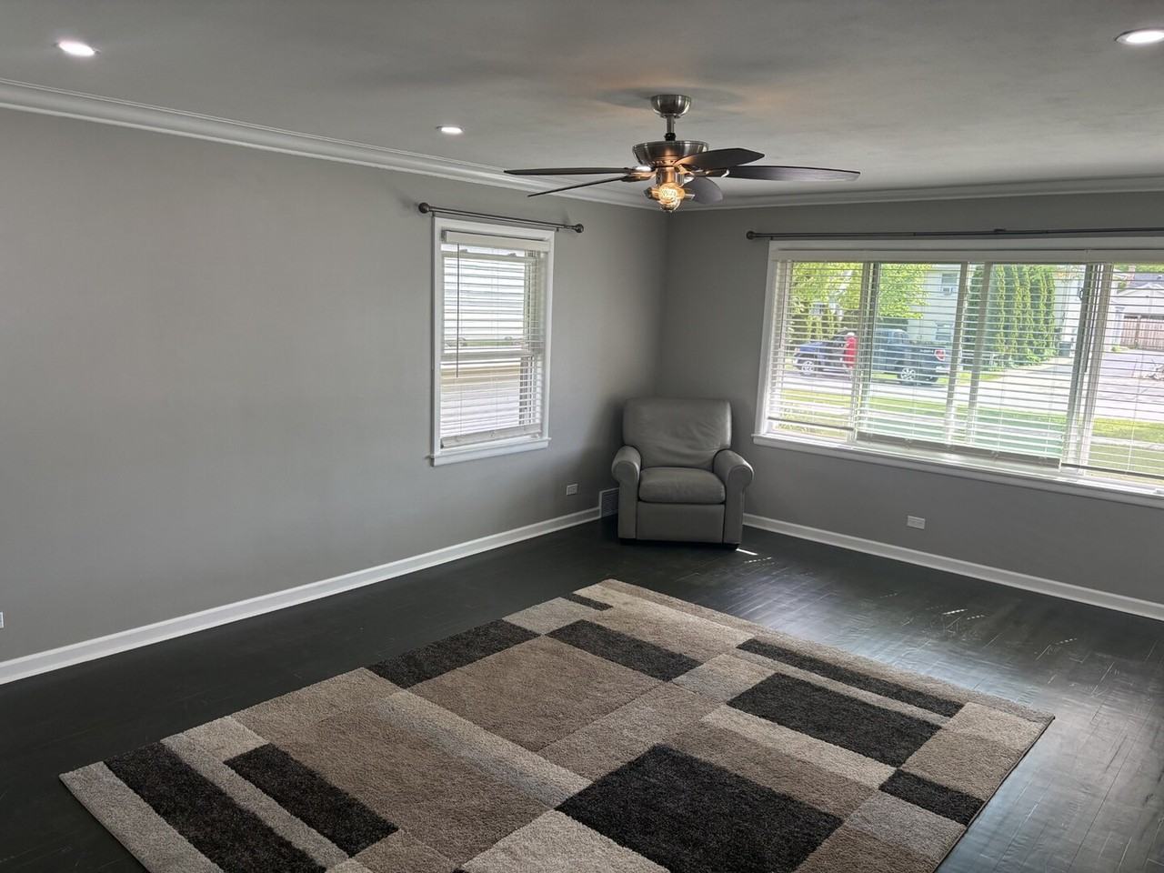 202 N Bierman Ave - Photo 4 of 18