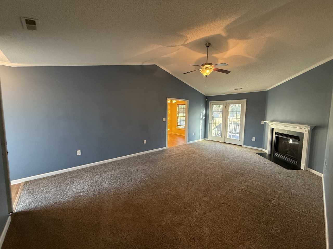 121 Laredo Dr #1 - Photo 3 of 15