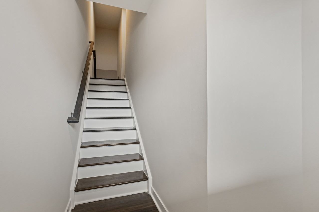 117 Eagle Wood Dr #1 - Photo 2 of 25