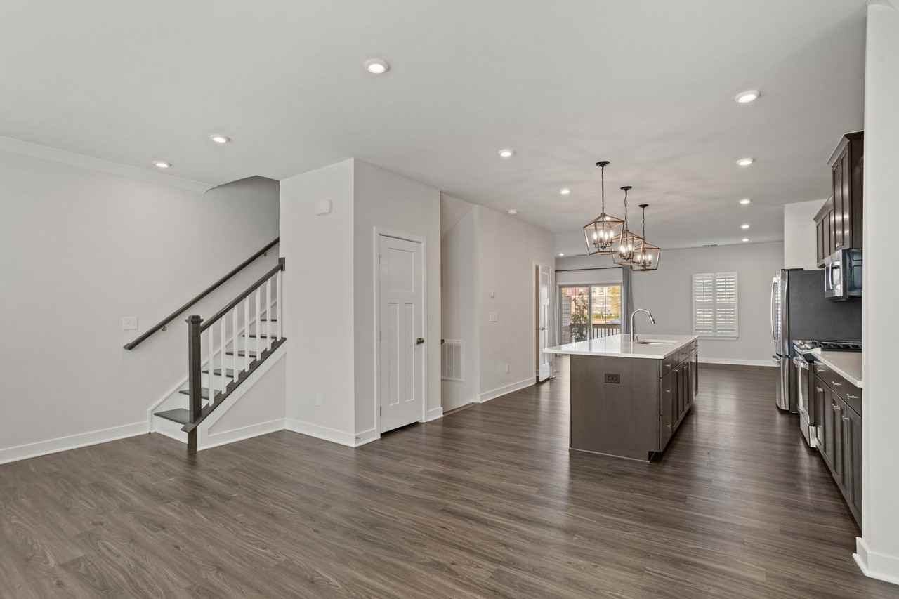 117 Eagle Wood Dr #1 - Photo 4 of 25