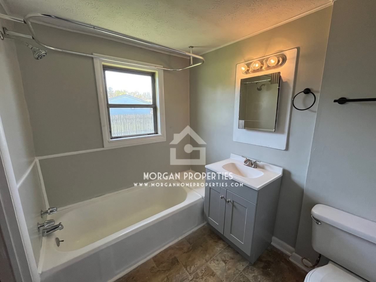 2418 W 18th St #1 - Photo 4 of 5