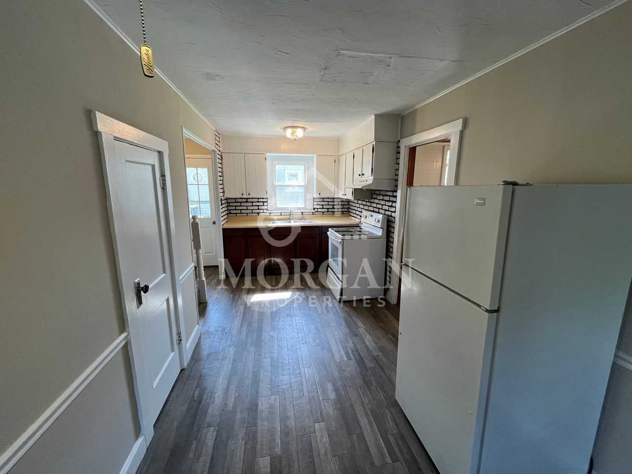521 W Vinyard St - Photo 3 of 9