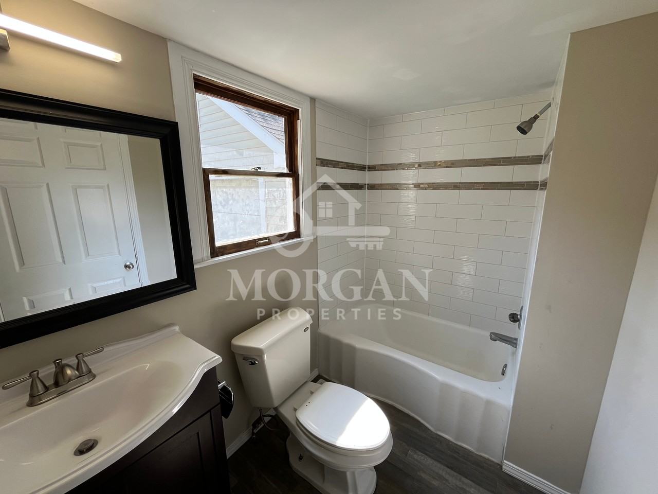 521 W Vinyard St - Photo 4 of 9