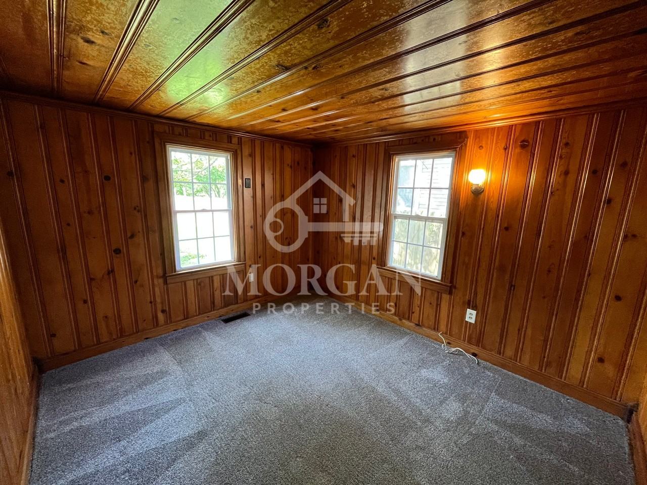 521 W Vinyard St - Photo 7 of 9