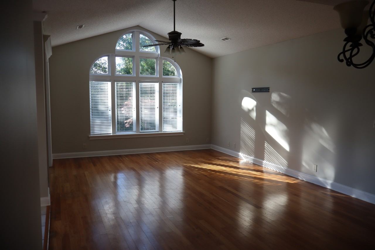 1482 Saint Thomas Cir #1 - Photo 5 of 10