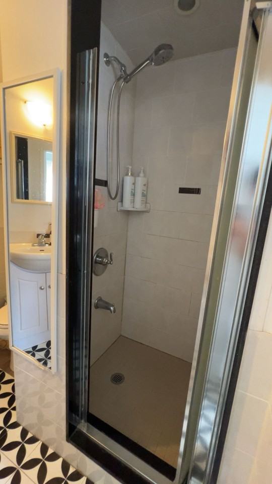 211 Spadina Road #2 - Photo 4 of 9