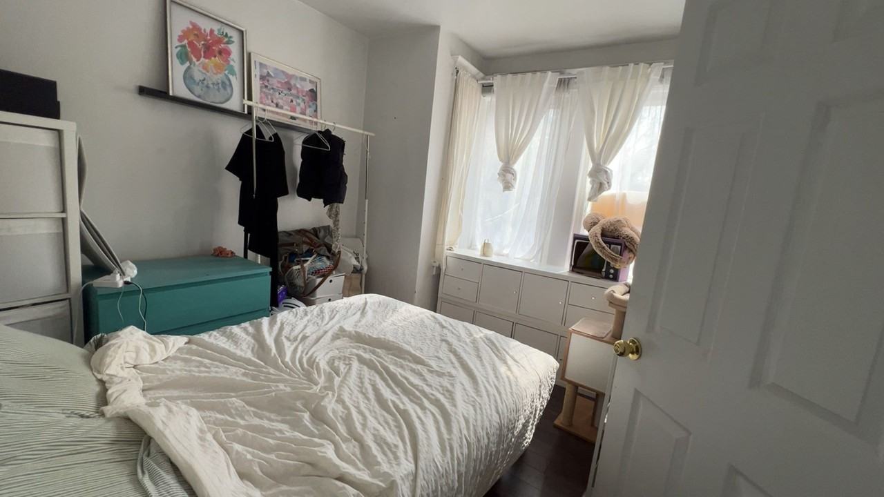 211 Spadina Road #2 - Photo 5 of 9
