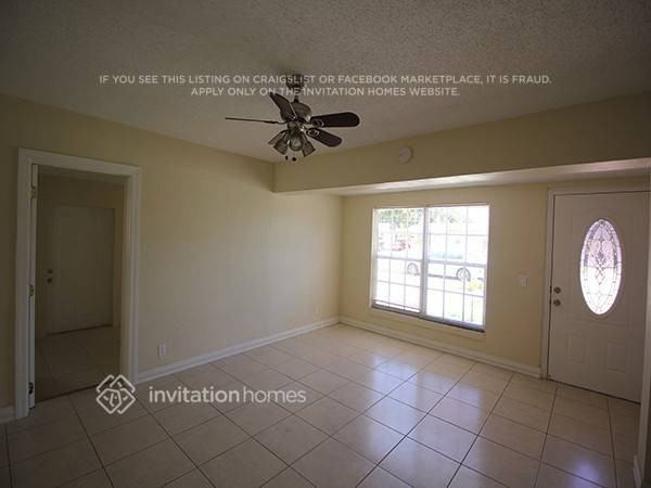 5217 Ne 2nd Ave - Photo 3 of 13