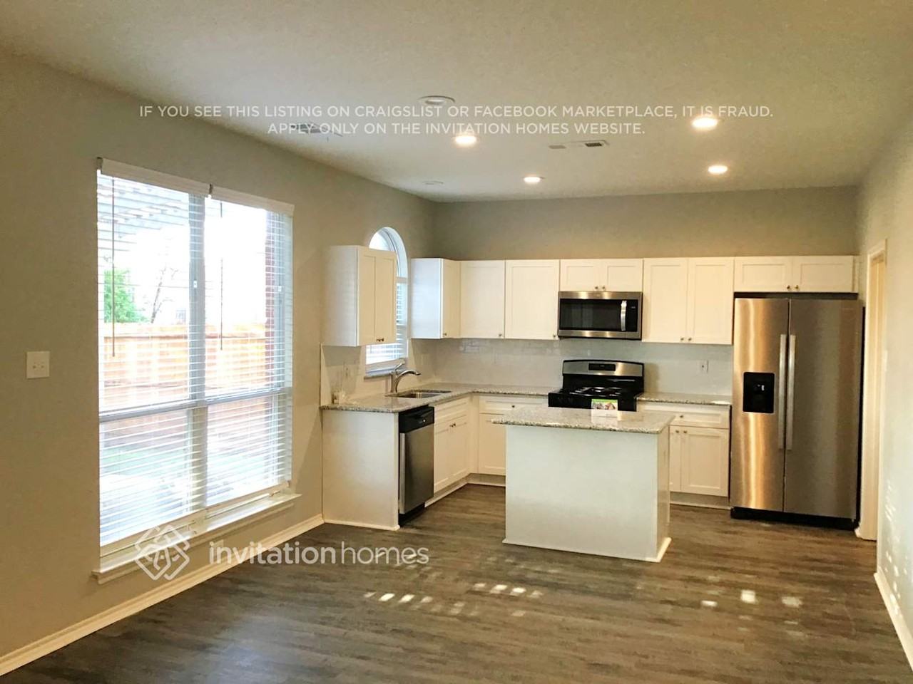 8633 Fernhill Dr - Photo 3 of 9