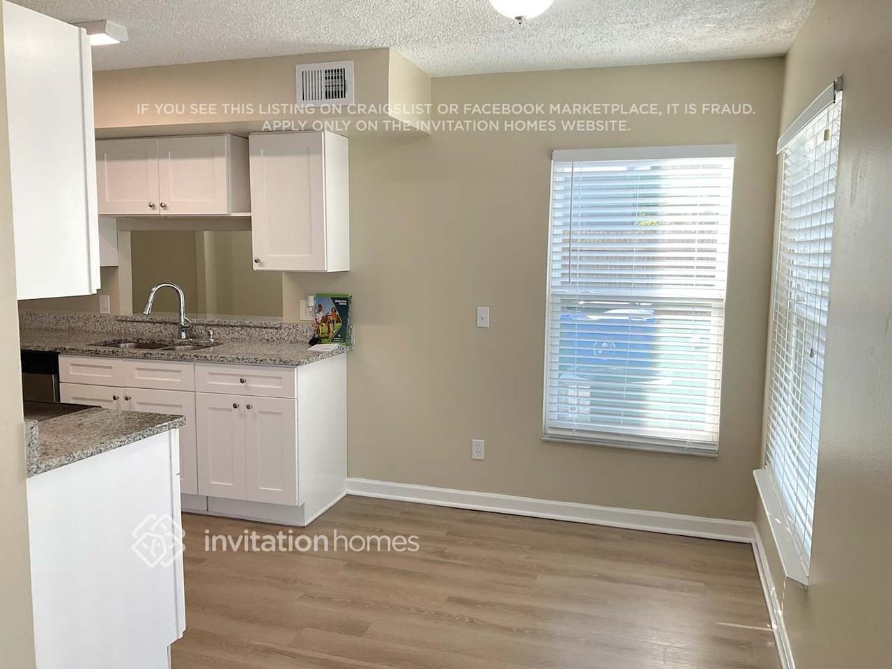 1037 Whittier Cir - Photo 5 of 14