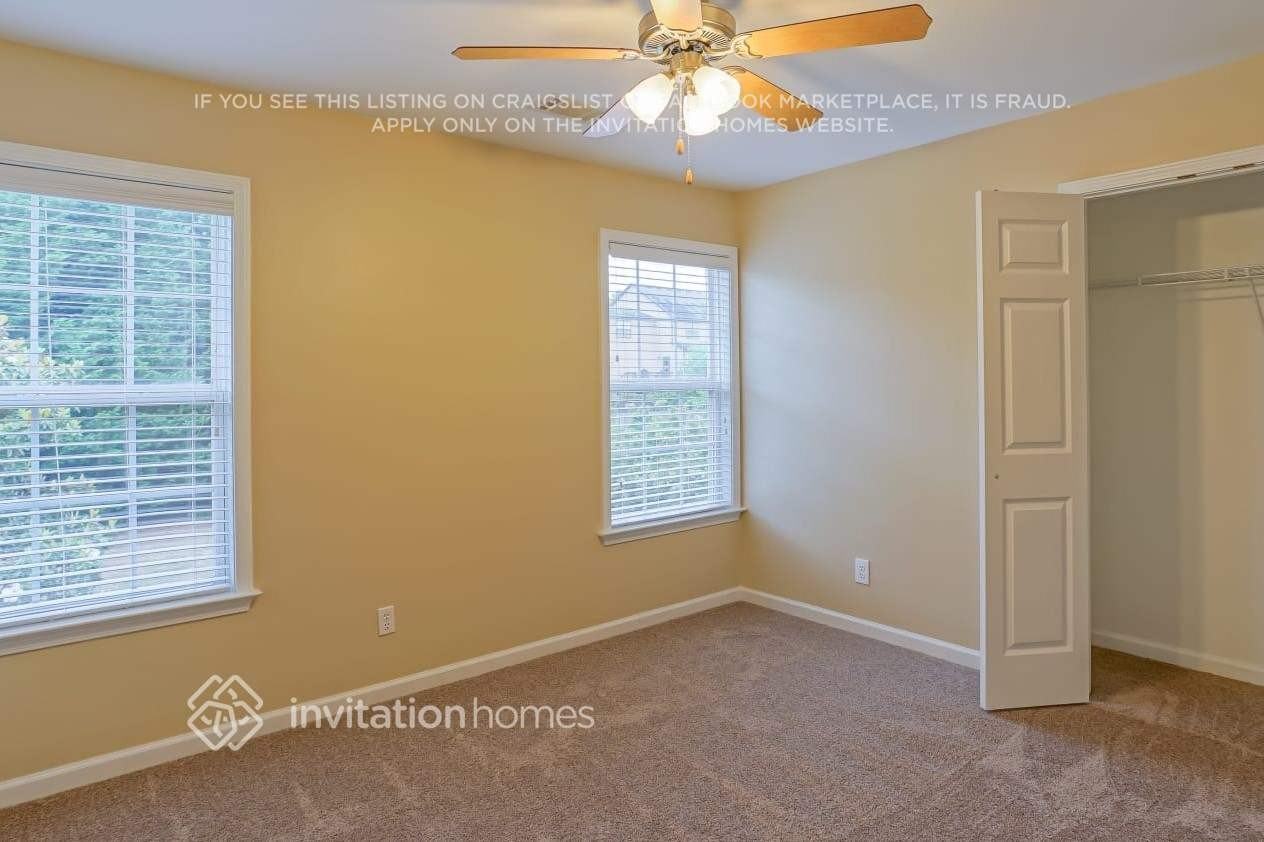 940 Island Bluff Ln - Photo 7 of 12