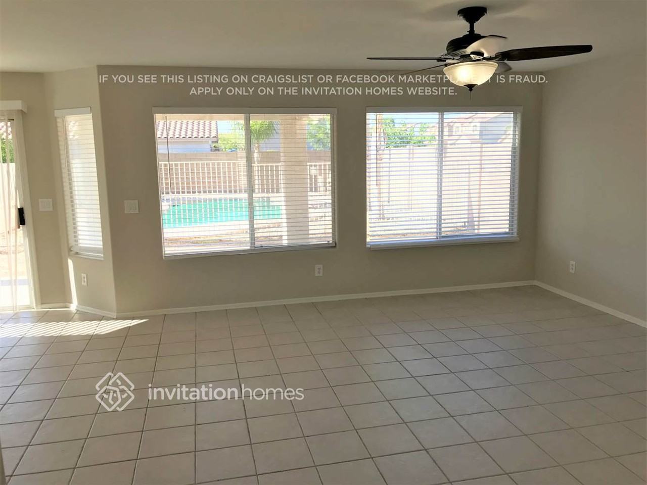 15324 W Watson Ln - Photo 2 of 11