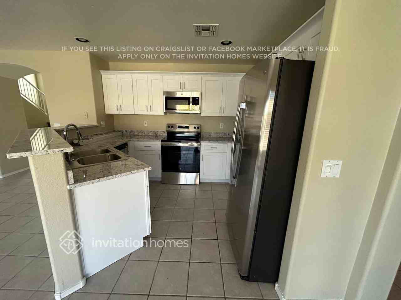 15324 W Watson Ln - Photo 4 of 11