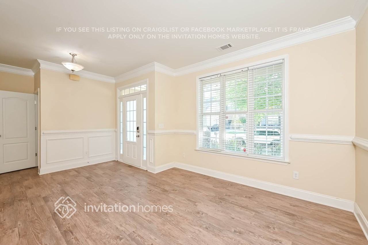 2116 Leafmore Ct - Photo 4 of 18