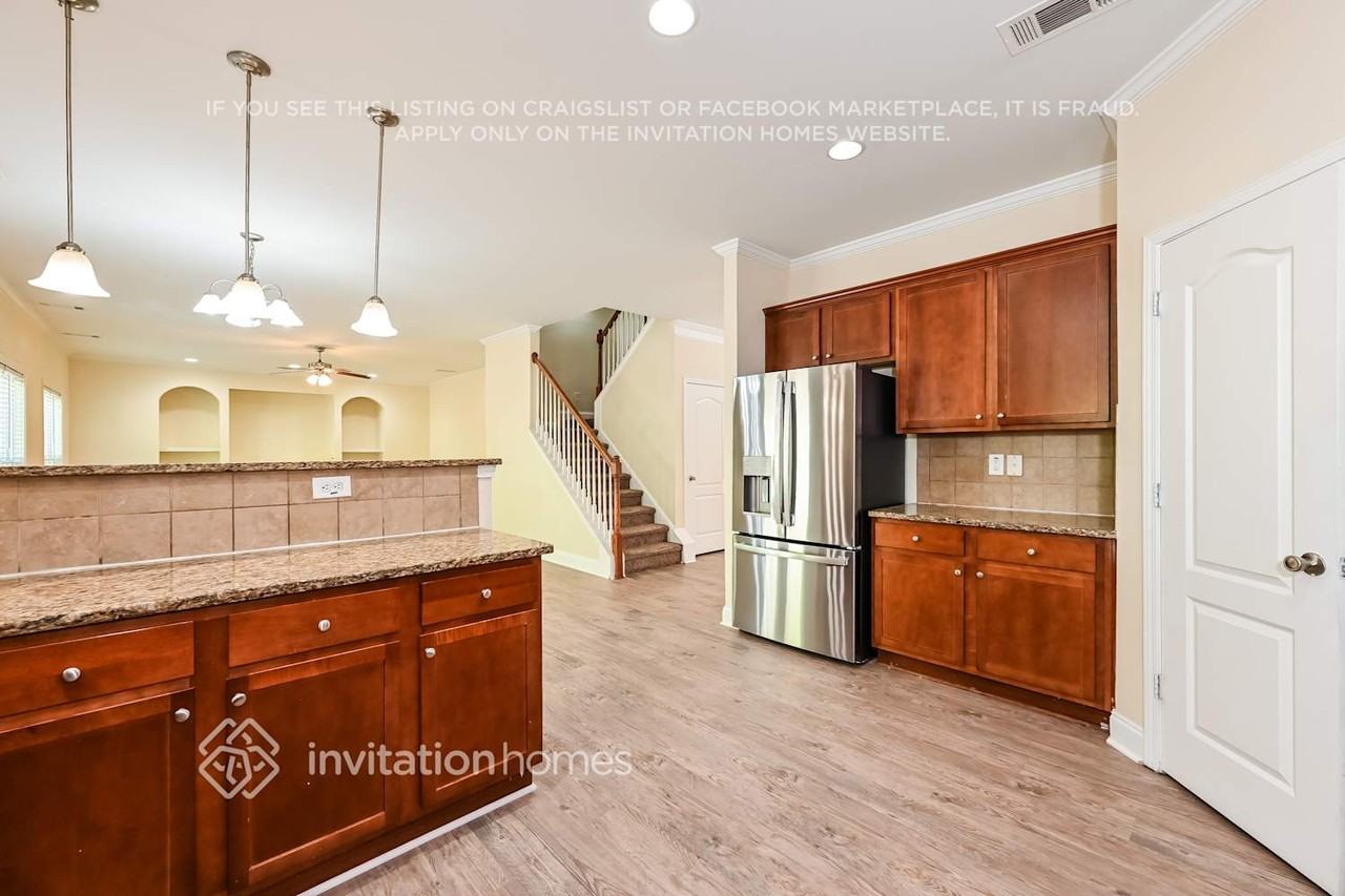 2116 Leafmore Ct - Photo 7 of 18