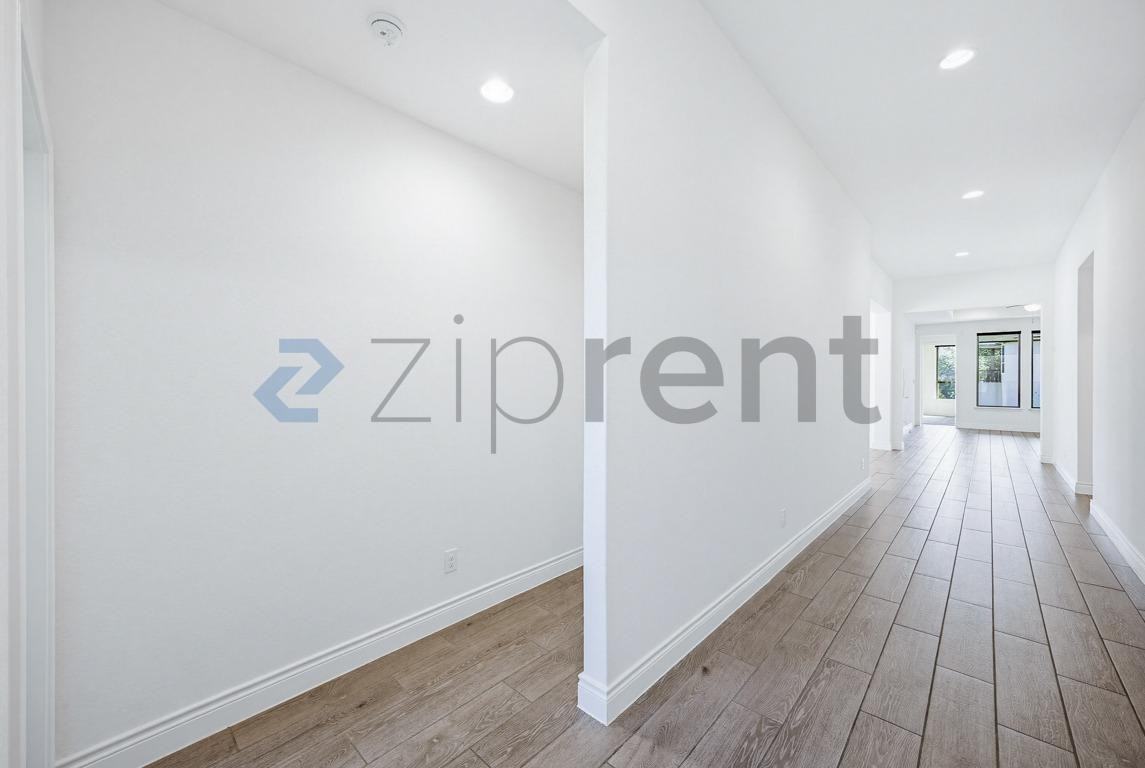 28414 Shailene Dr - Photo 5 of 43