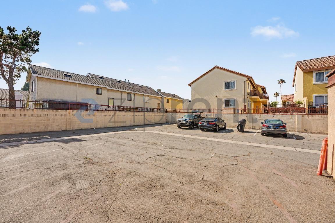 3523 W Savanna St #9 - Photo 5 of 16