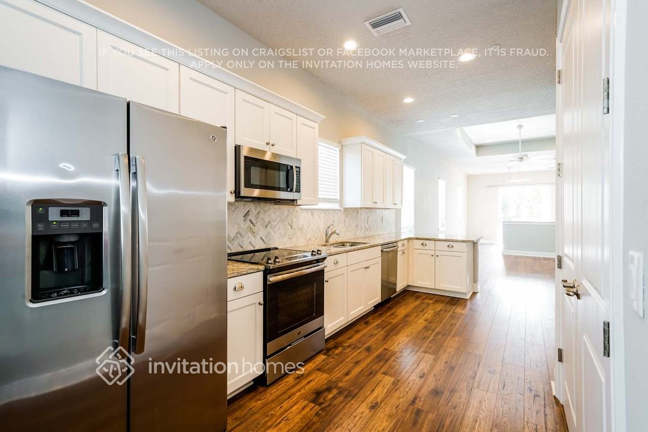 11225 Moultrie Pl - Photo 7 of 16