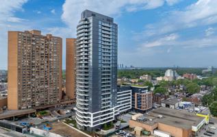 featured image of 2376 Dundas St W