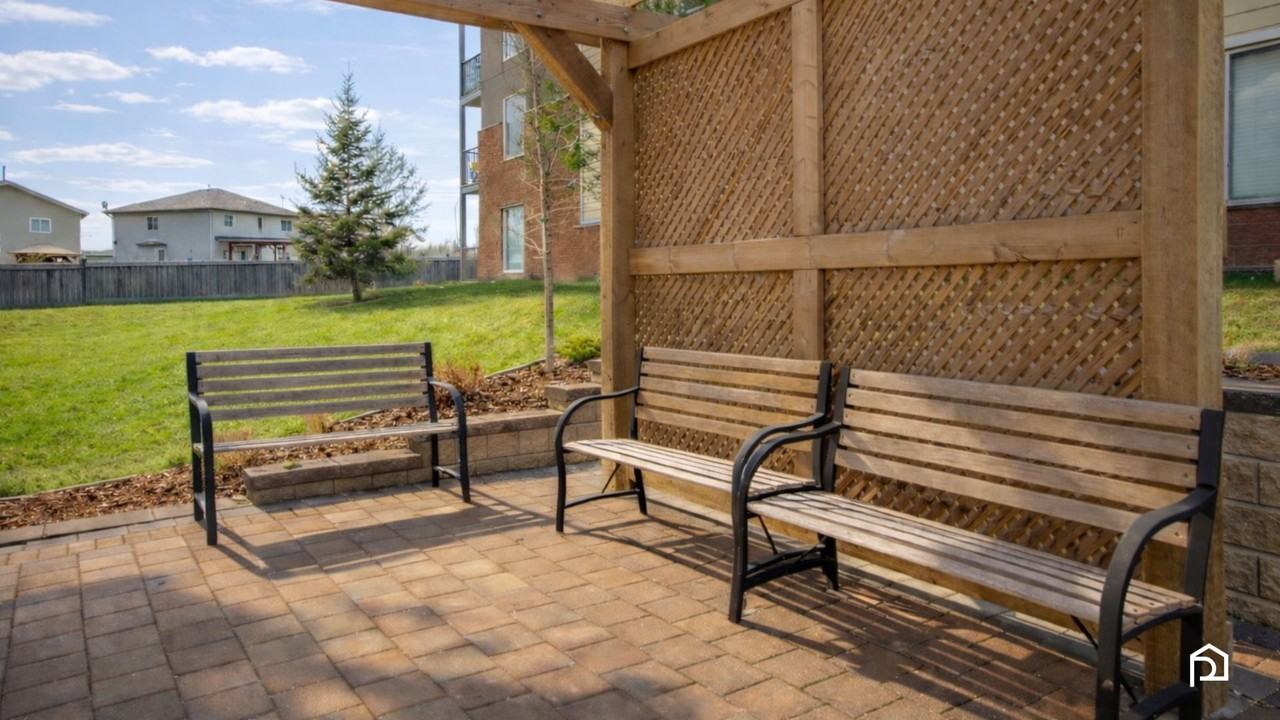 Hollick Kenyon Apartments - Photo 7 of 25