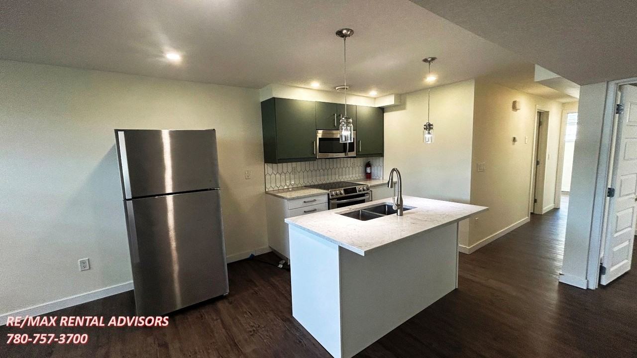 BSMT 8125 83 Avenue Northwest - Photo 3 of 22