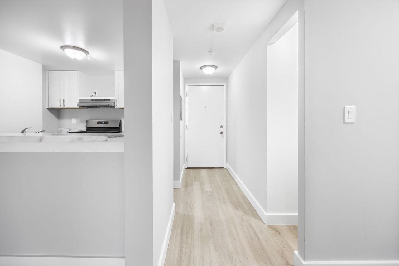 Atlantic Apartments - Photo 4 of 42