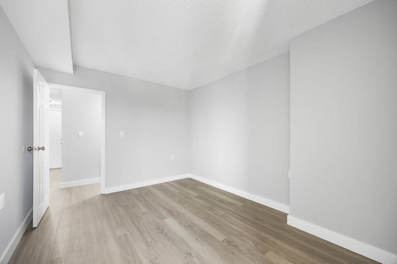 Atlantic Apartments - Photo 7 of 42