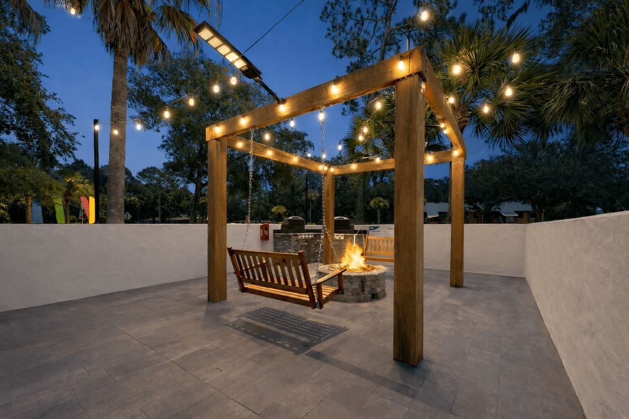 Epic Apartments - Photo 4 of 28