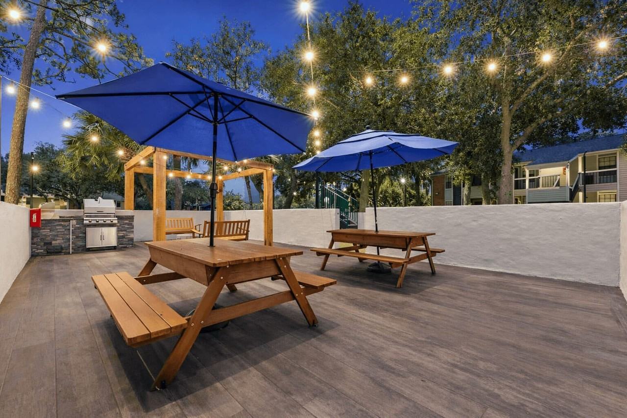 Epic Apartments - Photo 5 of 28