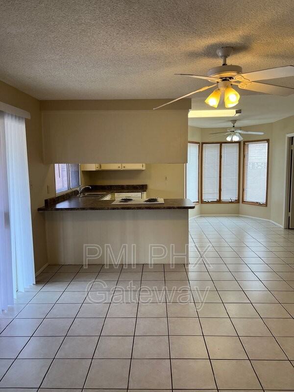 1938 E Oxford Dr - Photo 3 of 9