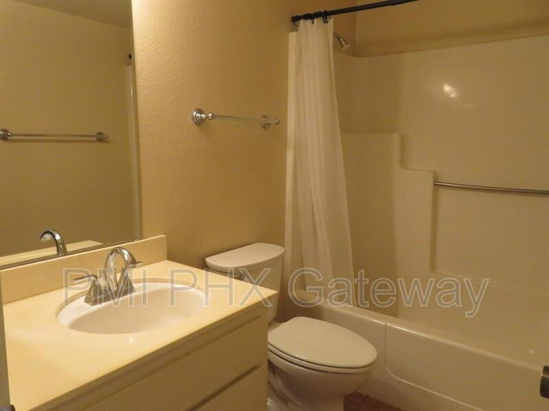 1938 E Oxford Dr - Photo 4 of 9