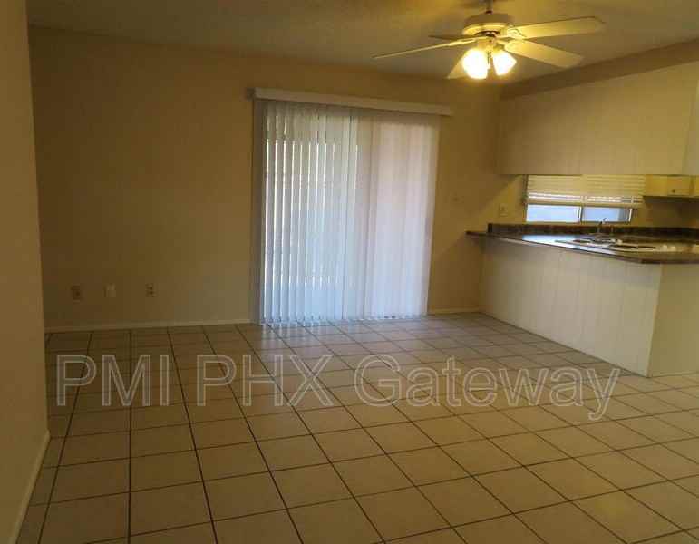 1938 E Oxford Dr - Photo 5 of 9