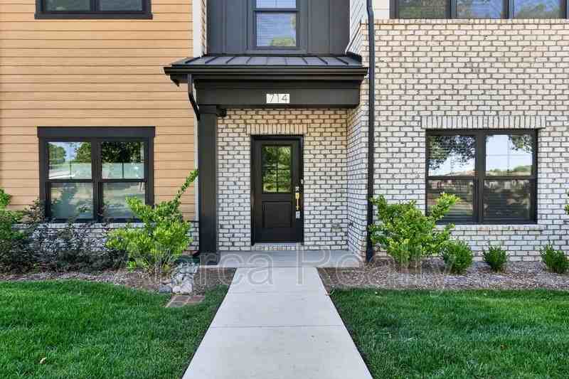 714 Falling Oak Aly - Photo 4 of 39