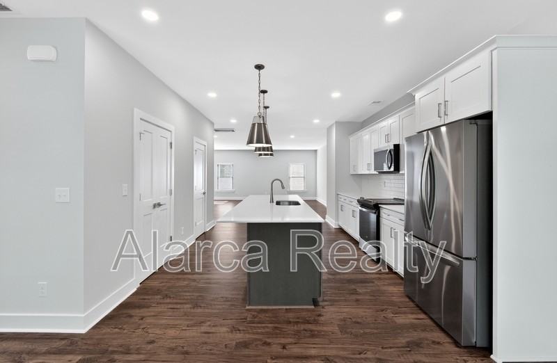 714 Falling Oak Aly - Photo 5 of 39