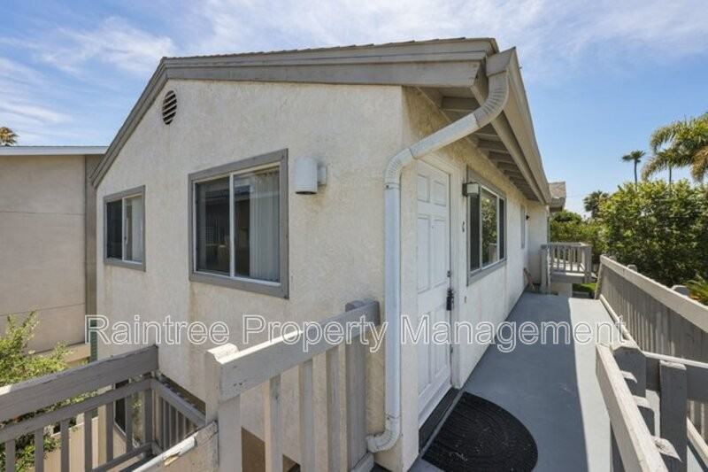 340 Walnut Ave #C - Photo 3 of 21