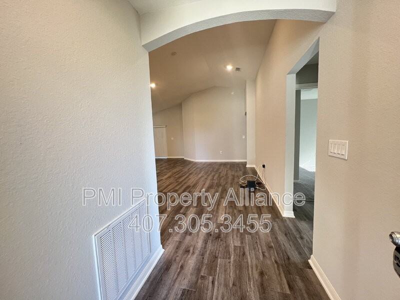 1002 Corso Dr - Photo 3 of 25