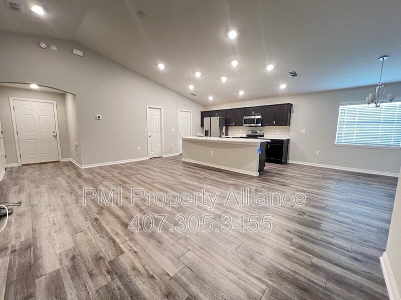 1002 Corso Dr - Photo 5 of 25
