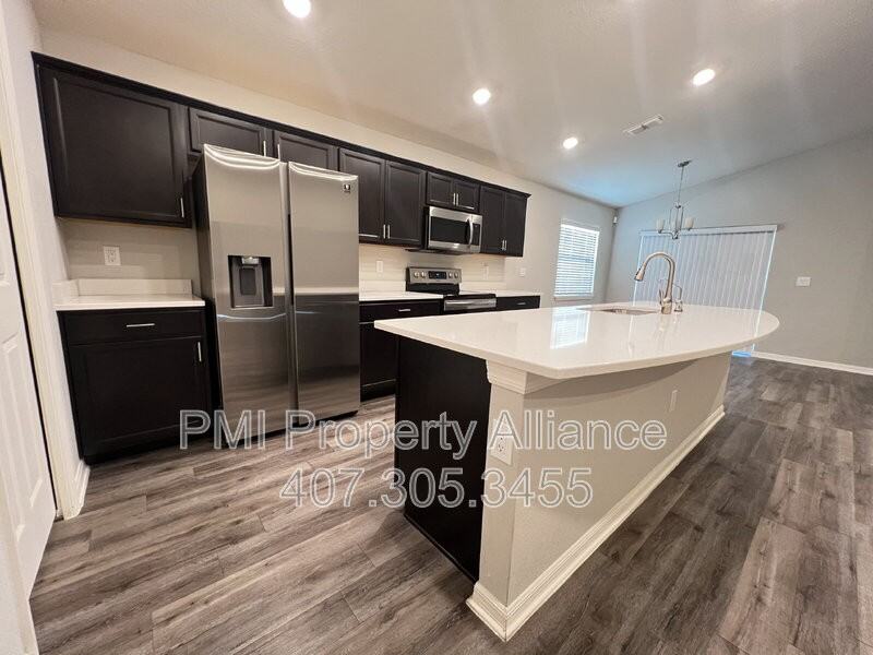 1002 Corso Dr - Photo 6 of 25